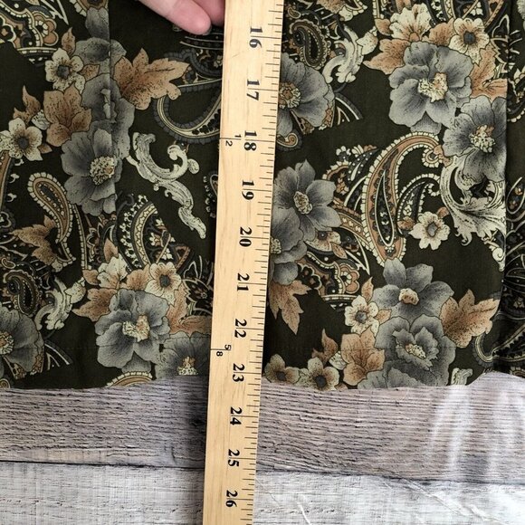 Sag Harbor Women's Full Button Jacket Blouse Paisley and Floral Neutral Size 4 - Picture 7 of 8